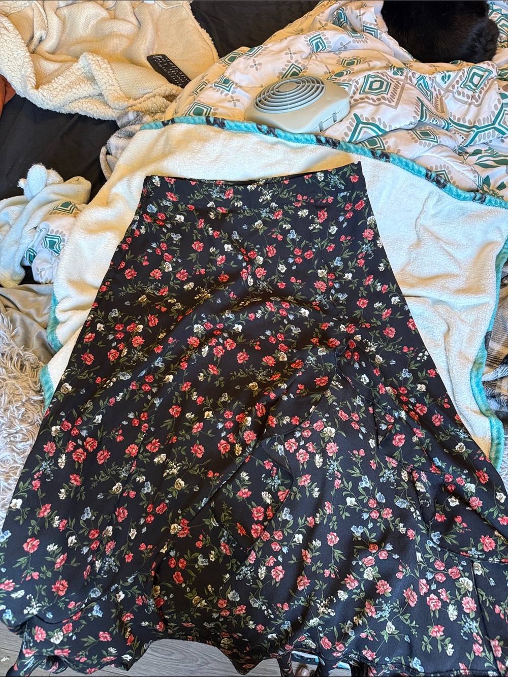 SHEIN Black Floral A-Line Midi Skirt with Red & Green Blooms